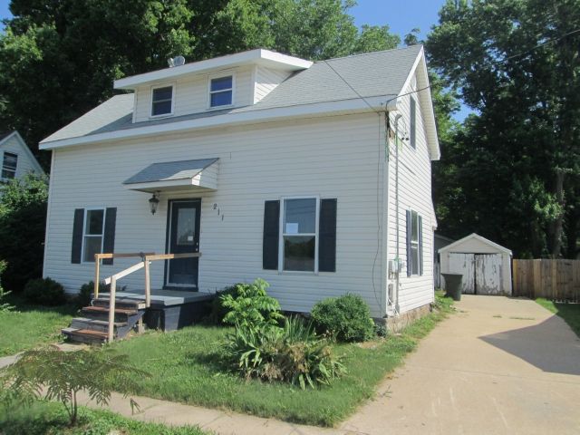 211 2nd St, Saint Peters, MO 63376