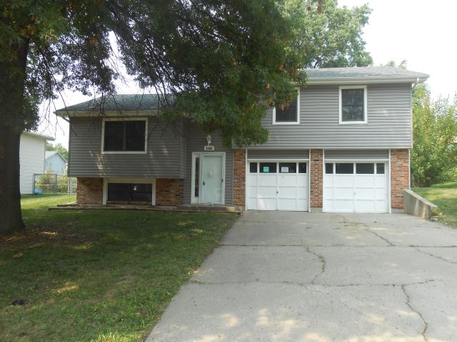 5408 Locust Ln, Kansas City, KS 66106