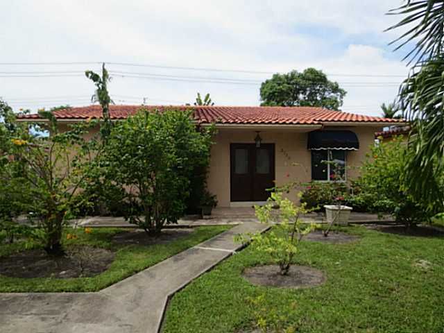 2132 SW 16 ST, Miami, FL 33145