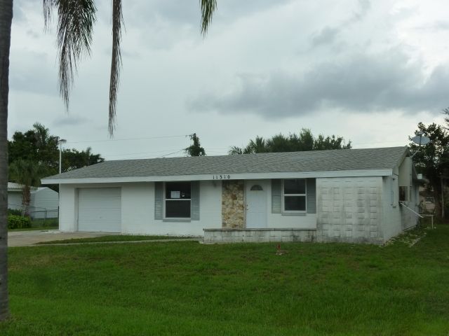 11310 Linda Loma Dr, Fort Myers, FL 33908