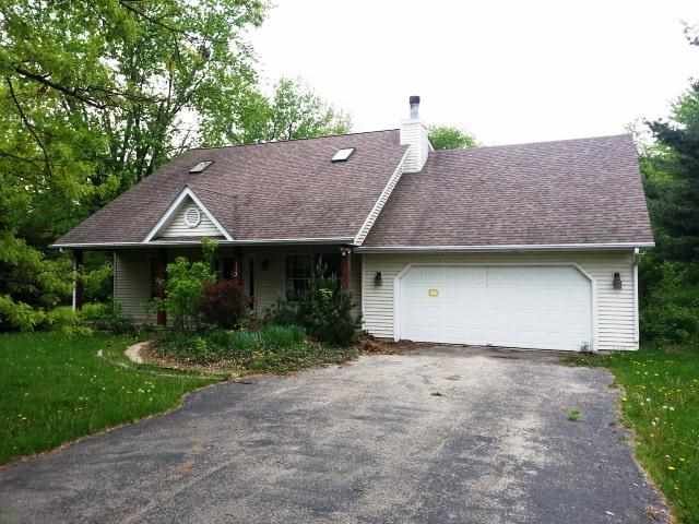 113 King Henry Rd Se, Poplar Grove, IL 61065