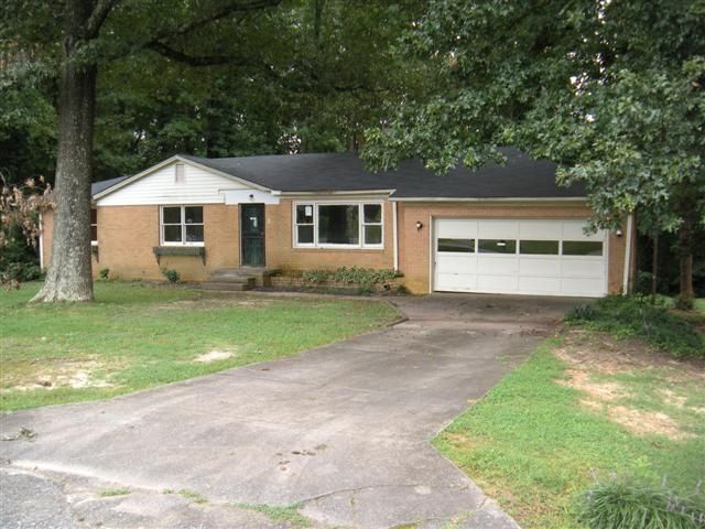 106 Clark Ave, Greer, SC 29651