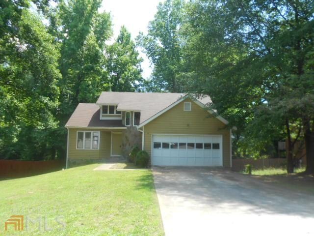 1061 Chapman Cir, Stone Mountain, GA 30088