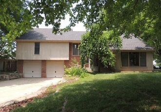 4101 NW Briarwood Dr, Blue Springs, MO 64015