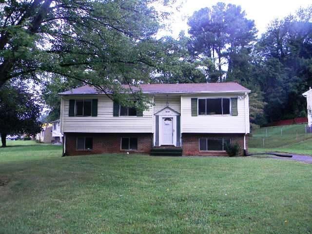 3855 Rolling Hill Ave NW, Roanoke, VA 24017