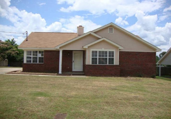 239 Primrose Dr, Prattville, AL 36067