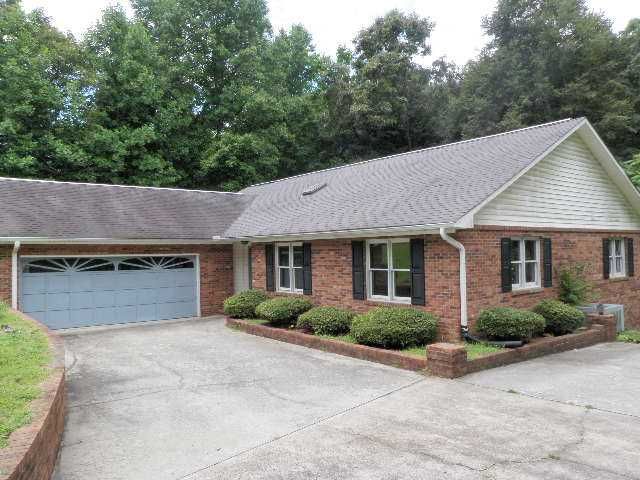 507 Mason Knoll Dr, Winston Salem, NC 27127