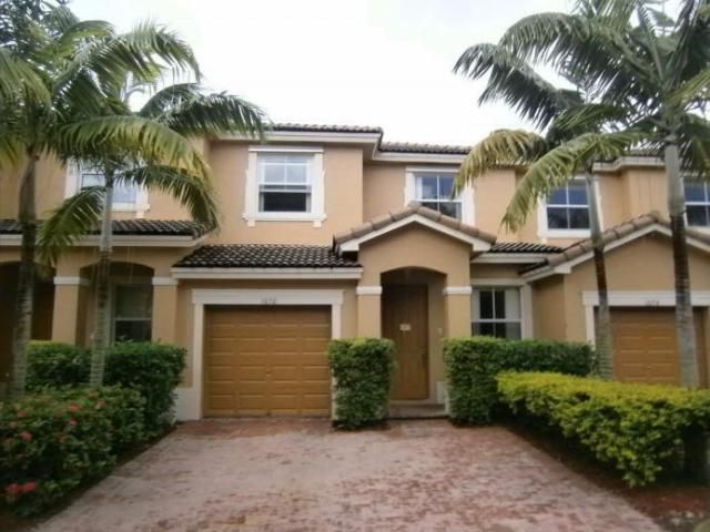 1050 Ne 41 Place, Homestead, FL 33033