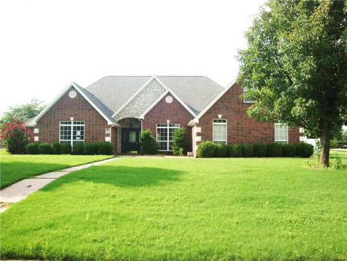 1401 Coyote Ave, Rogers, AR 72758