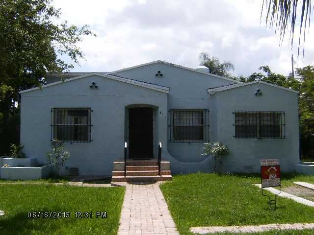 402 SW 33 AV, Miami, FL 33135