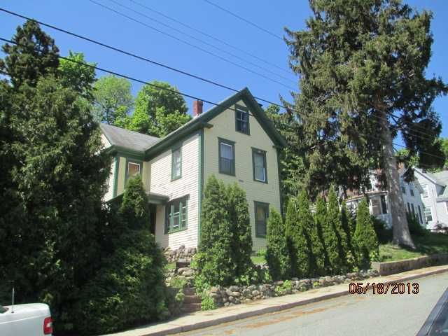 19 Arlington St, Amesbury, MA 01913