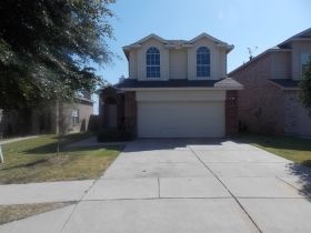 8908 Sunny Hollow Dr, Fort Worth, TX 76179