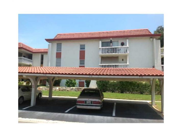 1001 Pearce Dr Unit 305, Clearwater, FL 33764
