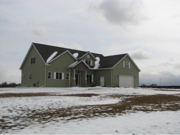 810 Meadow Ln, Manawa, WI 54949