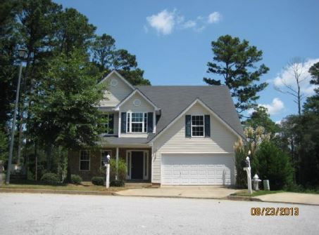 4076 Round Stone Dr, Snellville, GA 30039