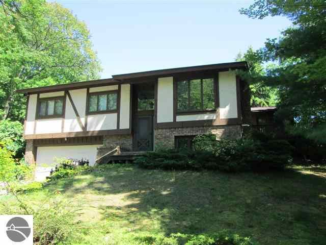 2115 E Timberlane Dr, Traverse City, MI 49686