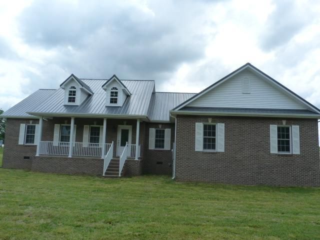 70 Buncombe Rd, Belvidere, TN 37306