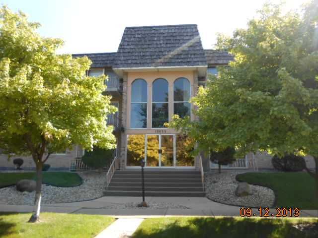 18855 Burnham Ave Apt 131, Lansing, IL 60438