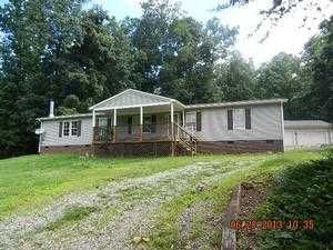 698 Hunters Creek Ln, Snow Camp, NC 27349