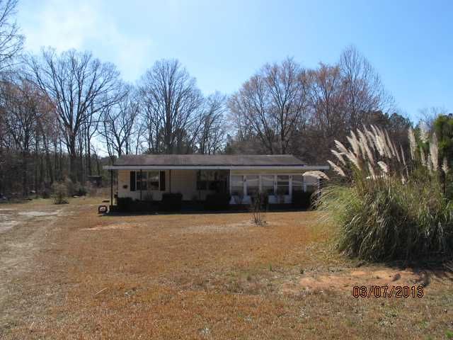 106 Barkwood Ln, Ninety Six, SC 29666