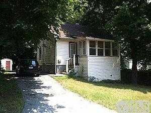 13 Grove St, Highland, NY 12528