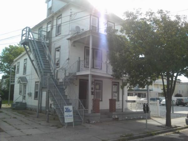 151 E Burk Ave, Wildwood, NJ 08260