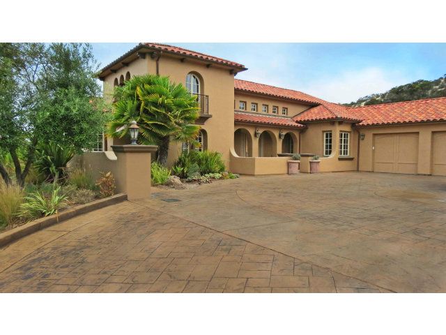 2 ESTATE DR, Monterey, CA 93940