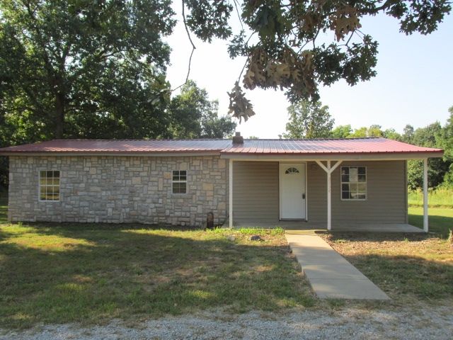 2734 E Farm Road 48, Springfield, MO 65803