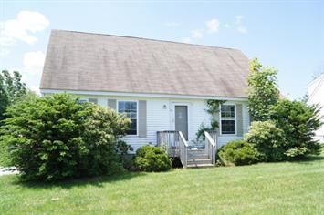 12 Meadow Way, Rockland, ME 04841