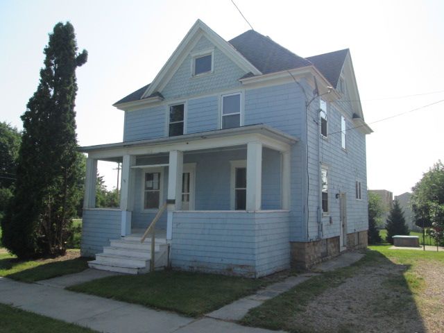 356 N Ludington St, Columbus, WI 53925