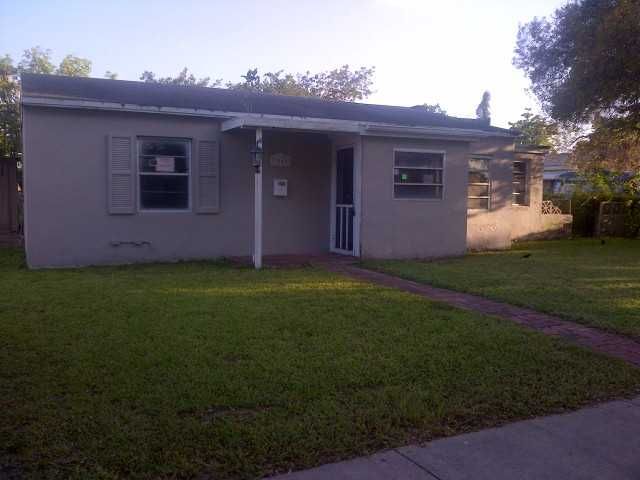 1040 Ne 142nd St, Miami, FL 33161