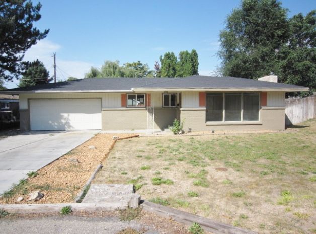 83 S Russell Street, Nampa, ID 83651