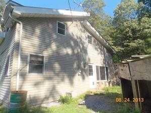 240 Fort Henry Rd, Bethel, PA 19507