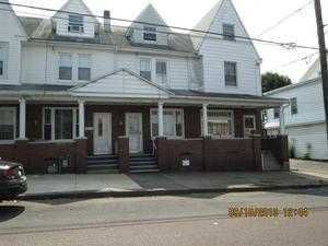 22 W 6th St, Mount Carmel, PA 17851