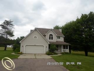 12501 Foley Rd, Fenton, MI 48430