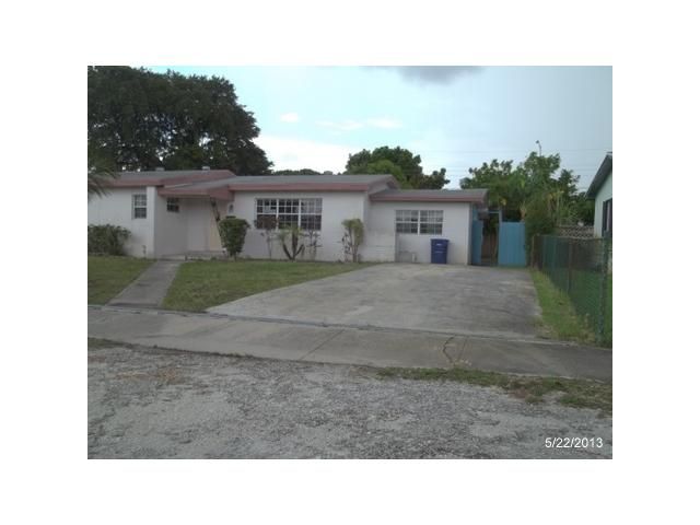 2010 Nw 184th St, Opa Locka, FL 33056