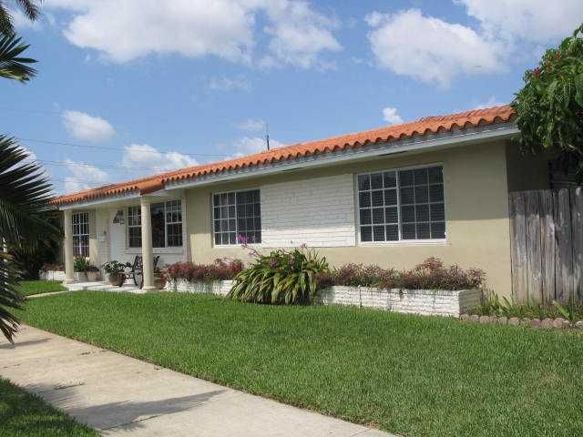 570 NW 48 PL, Miami, FL 33126