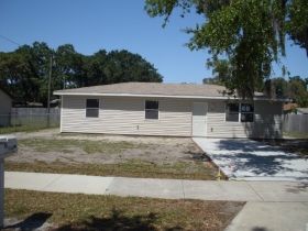 724 W Bridgers Ave, Auburndale, FL 33823