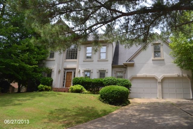 110 Lochland Circle, Roswell, GA 30075