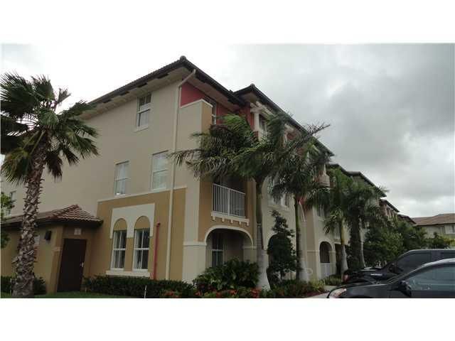 11605 89 ST *2PKSPACE* # 203, Miami, FL 33178