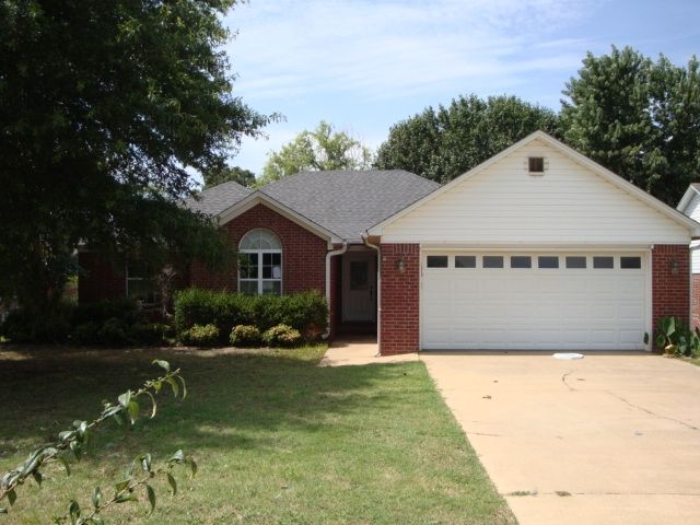 2402 Normandy, Searcy, AR 72143