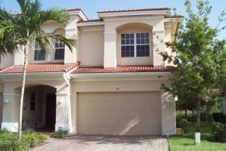 40 Lancaster Rd, Boynton Beach, FL 33426