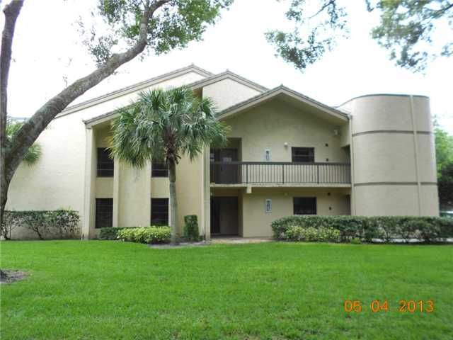 9460 Meadowood Dr Apt 206, Fort Pierce, FL 34951