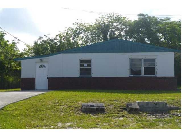 2902 Anthony St, Fort Pierce, FL 34946