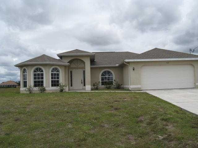 921 Nw 8th Pl, Cape Coral, FL 33993