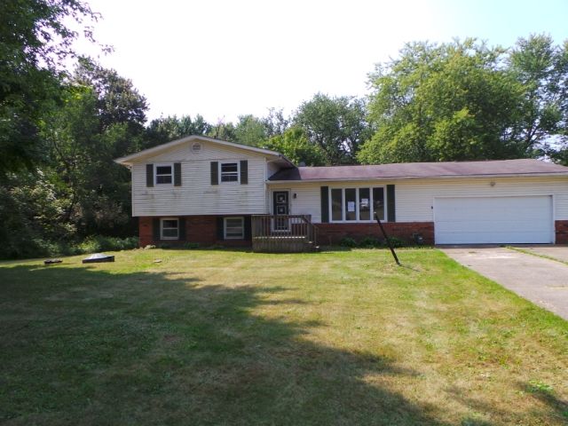 1868 Buckeye Street NW, Mogadore, OH 44260