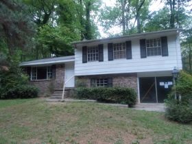 1033 De Leon Drive, Clarkston, GA 30021