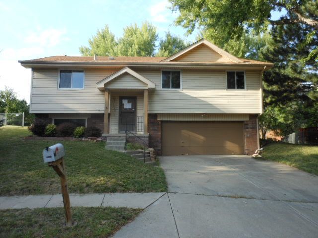 11426 Kansas Cir, Omaha, NE 68164