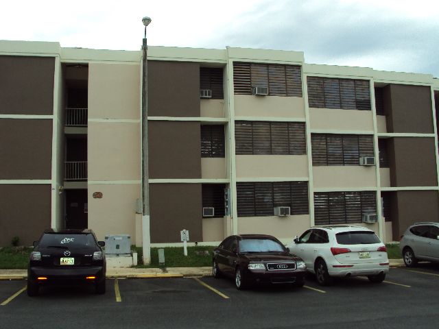 Apt 205c Riberas De, Bayamon, PR 00956