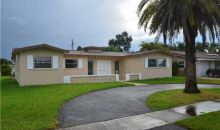 2225 N 38TH AV Hollywood, FL 33021